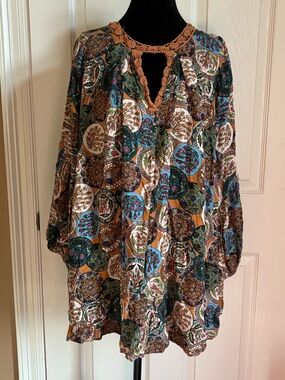 UMGEE Crochet Oversized Cut Out Tunic